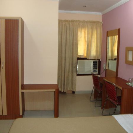 ホテルBari International ブバネーシュワル 部屋 写真